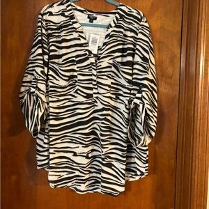 Brand New with tags Torrid Size 3 Harper Georgette Blouse Shirt